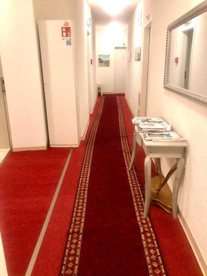 De L'hotel De 3*