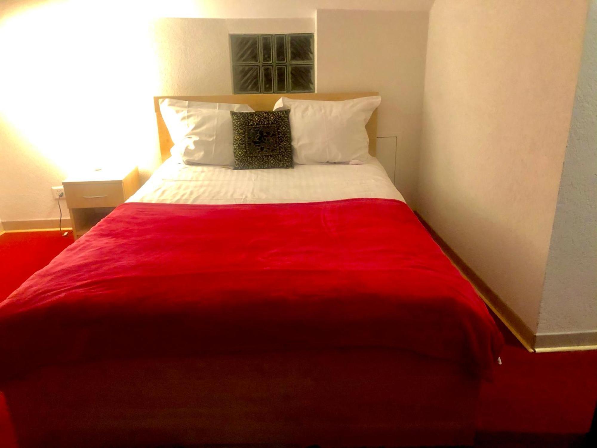 होटल के अलावा De L'hotel De 3*